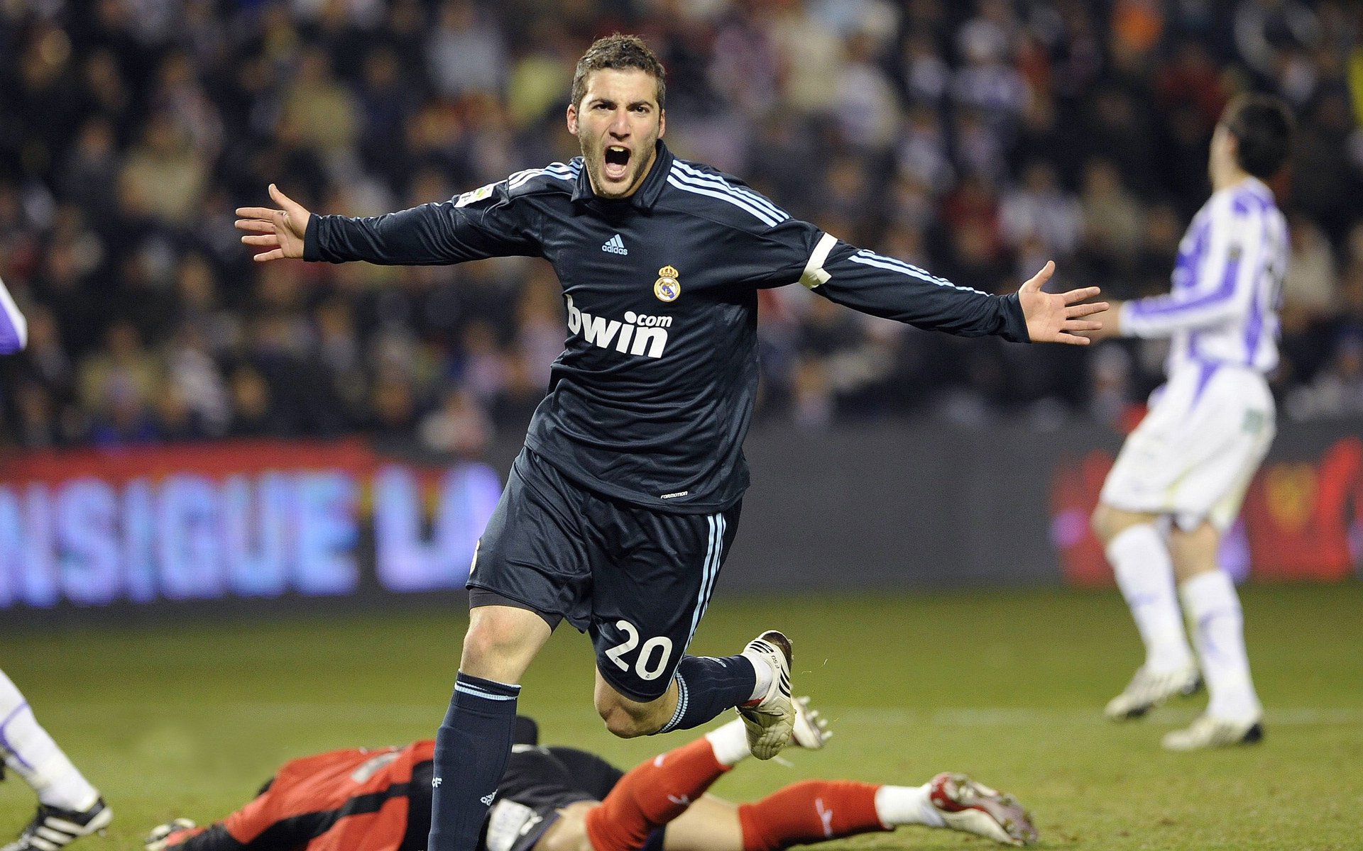 kaiyun-“亚戈·卡尔曼的精准传球与进攻视野，成就阿根廷美洲狮队的制胜法宝”